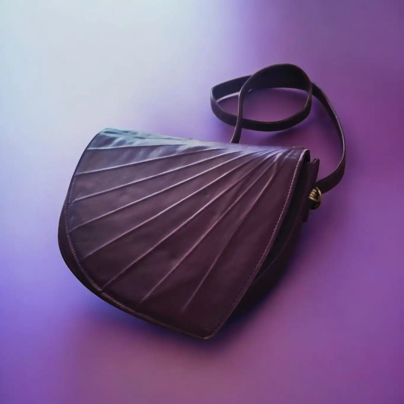GIANNI VERSACE Sac à rabat violet avec bandoulière GIANNI VERSACE