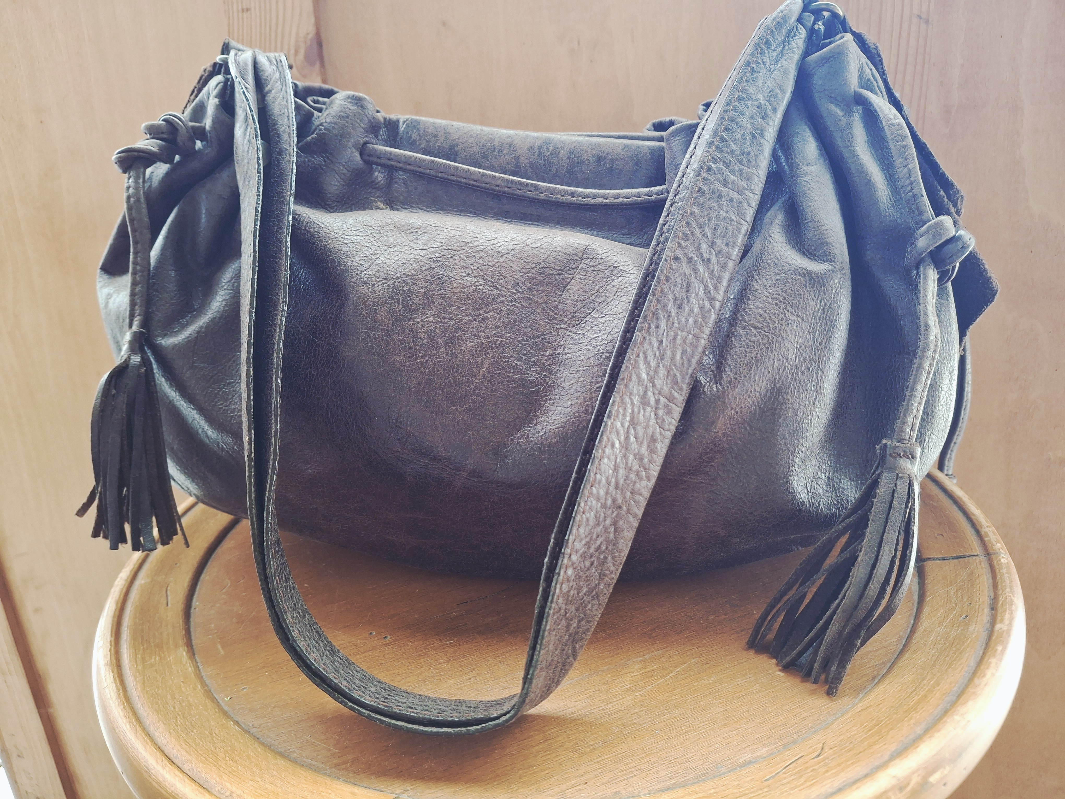 Abaco Sac cuir marron porté main